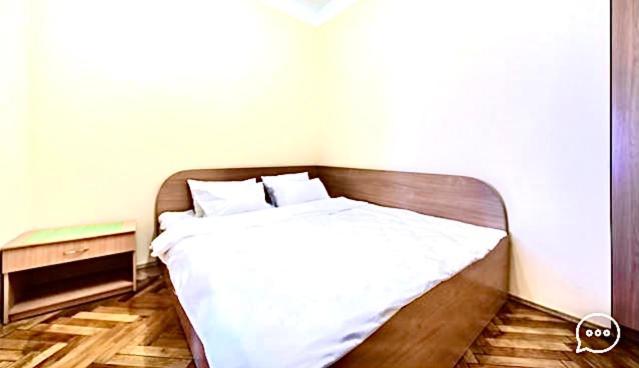 Apartment Near Opera On Horodotska 11 Λβιβ Εξωτερικό φωτογραφία